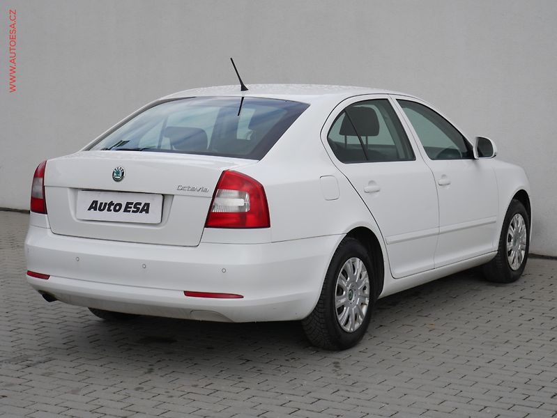 Škoda Octavia (2011) 1.2TSi, 2.maj,ČR, Ambition - fotka 4 z 15