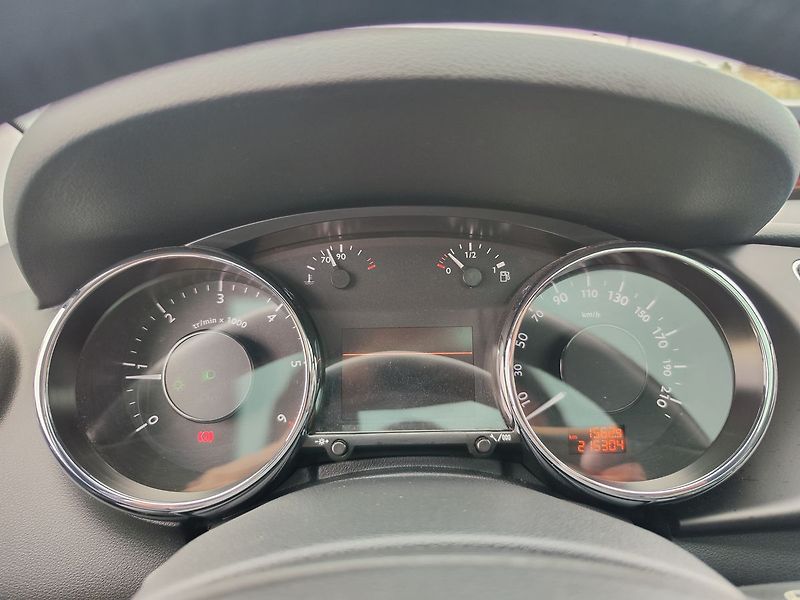 Peugeot 3008 2.0 HDI/110kW Premium - fotka 17 z 32