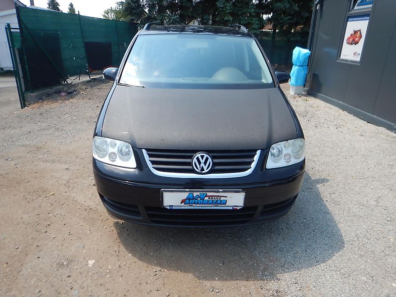 Volkswagen Touran 1.9 TDI, 7 MÍST, TAŽNÉ - fotka 3 z 33