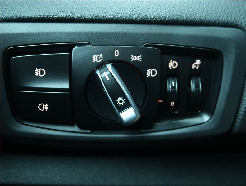 BMW Řada 2 (2017) 218d Active Tourer, Automat - fotka 18 z 23