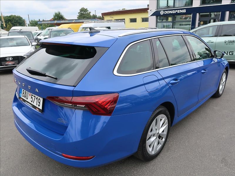Škoda Octavia 2,0 TDi,DSG,Style,1majČR,DPH - fotka 3 z 26