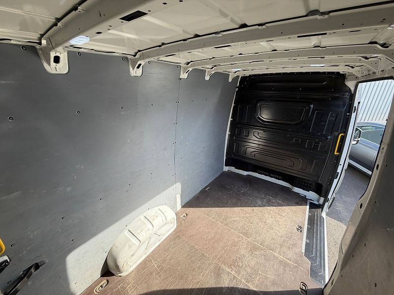 Volkswagen Crafter L3H3 2.0 TDI 103 kW 6° MP - fotka 24 z 28