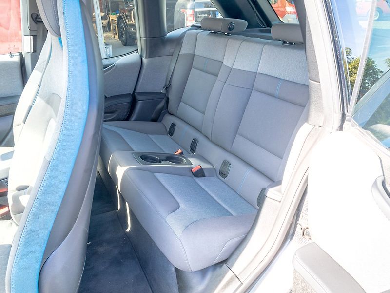 BMW i3 (2019) i3S 120Ah 135KW ČR SoH - fotka 38 z 47