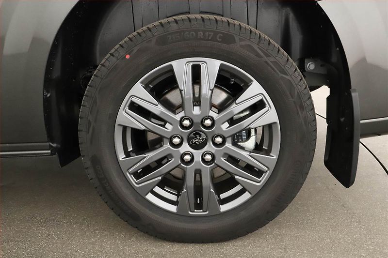 Ford Tourneo Custom (2026) 2.0 EcoBlue - fotka 23 z 24