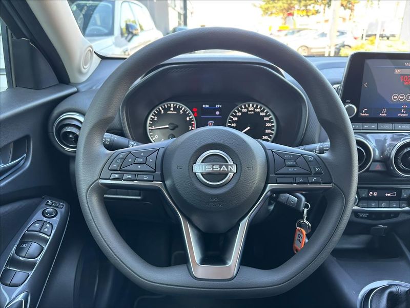 Nissan Juke 1,0 DIG-T  Acenta 6MT CZ - fotka 14 z 25