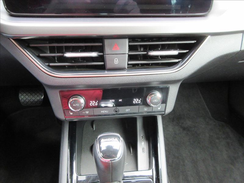 Škoda Scala 1,5 TSi DSG, Style, LED, Nové - fotka 23 z 35