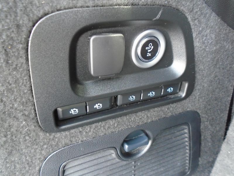 Ford Galaxy 2,0EcoBlue 140kW AWD Vignale  - fotka 35 z 50