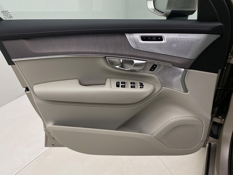 Volvo XC90 (2026) B5 AWD AUT BRIGHT PLUS 7míst - fotka 7 z 71