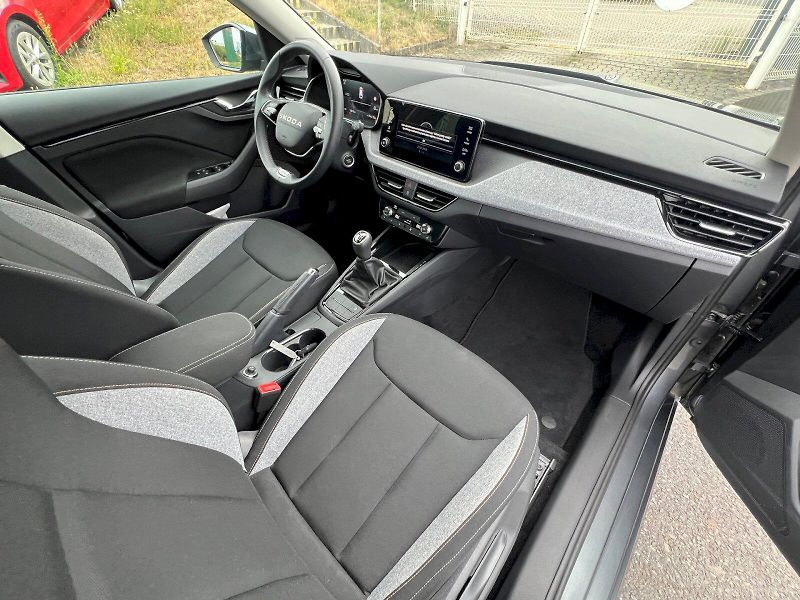 Škoda Kamiq (2025) Selection 1.0TSi 85kW 6°manuál - fotka 20 z 29