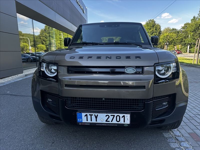 Land Rover Defender 2,0 - fotka 3 z 22