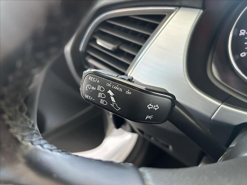 Škoda Fabia 1,0   TSI 70kW,AMBITION,SERVIS - fotka 10 z 17