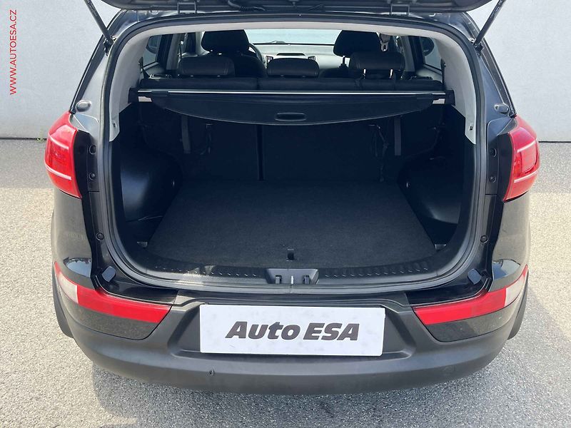 Kia Sportage (2013) 1.6GDi, ČR, AC - fotka 7 z 13