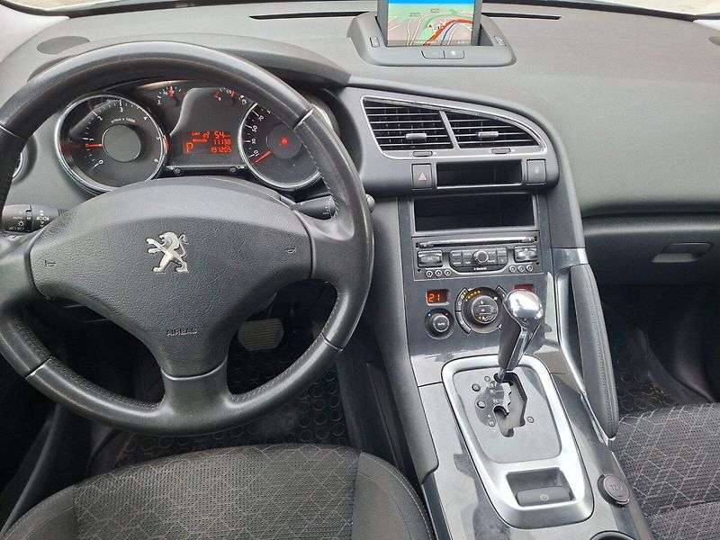 Peugeot 3008 (2016) 1.6HDI 80kW AUT -SERVISOVÁNO! - fotka 13 z 29
