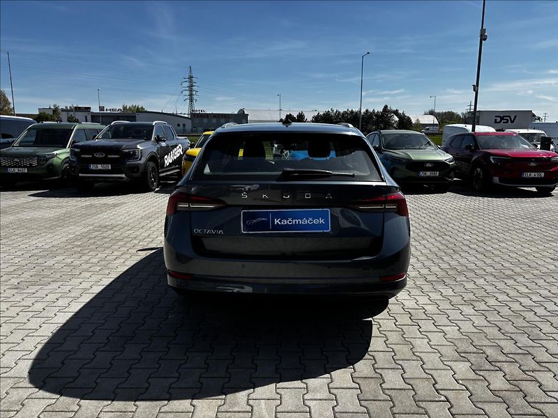 Škoda Octavia 2,0 TDI 110kW DSG Style Combi - fotka 4 z 39