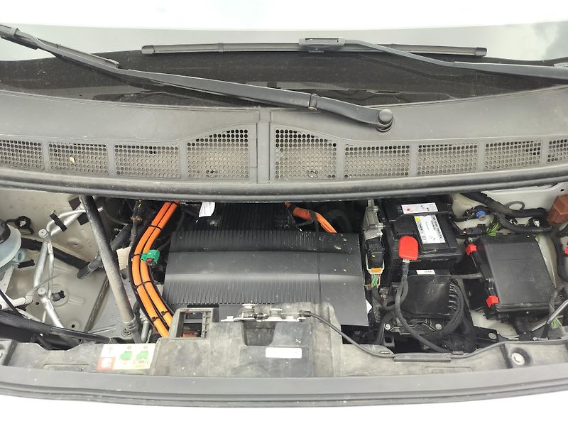 Opel Vivaro e, navigace, 9míst - fotka 27 z 27