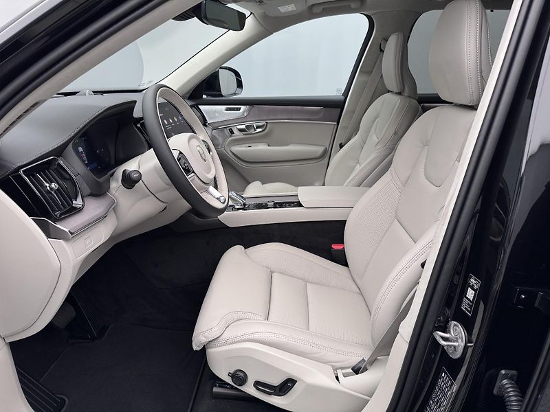 Volvo XC90 (2026) B5 AWD AUT BRIGHT ULTRA 7 míst - fotka 3 z 26