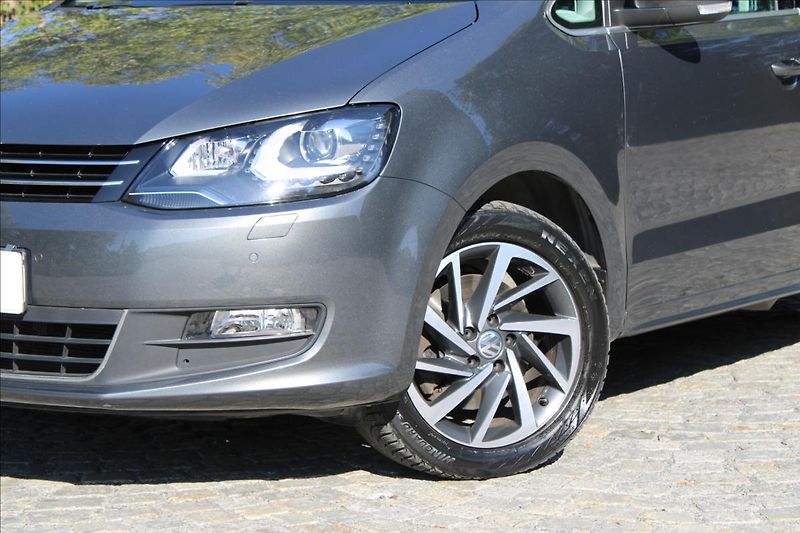 Volkswagen Sharan 2.0 TDI / DSG / TOP-VÝBAVA - fotka 42 z 48