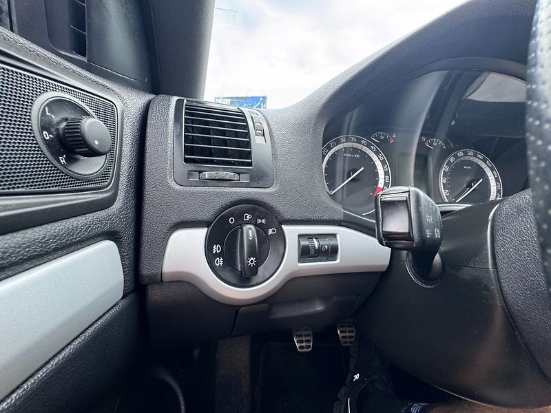 Škoda Octavia (2006) RS 2,0 FSI TURBO 147 KW STK - fotka 28 z 50