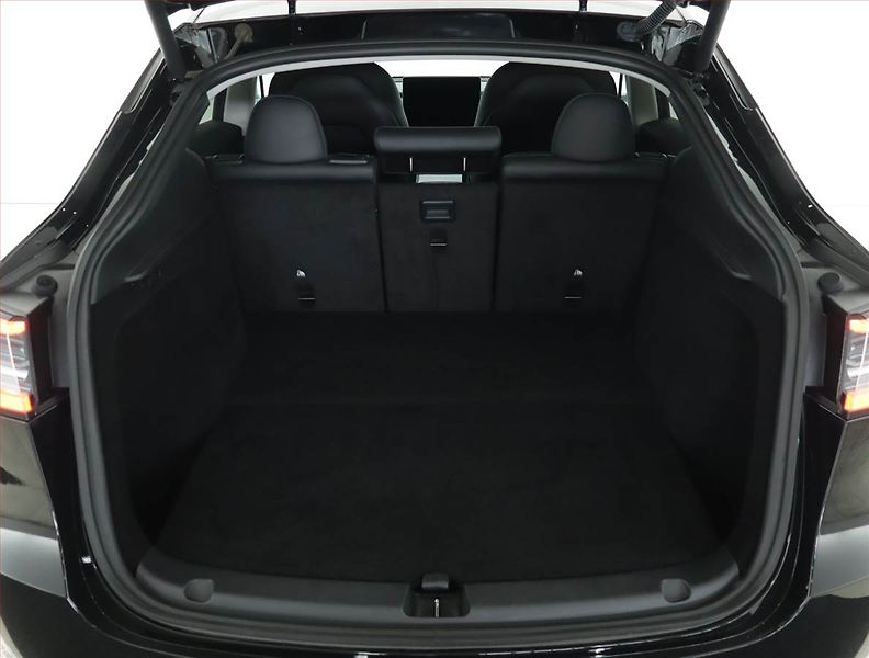 Tesla Model Y (2023) Long Range AWD 79kWh, SoH 91% - fotka 14 z 23