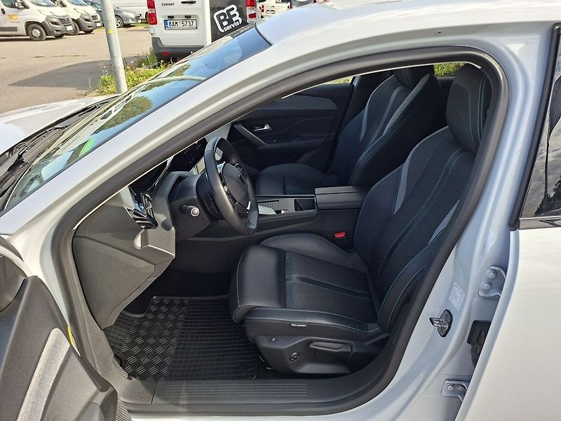 Peugeot 308 SW ALLURE 1,2 PT EAT8 - fotka 11 z 27