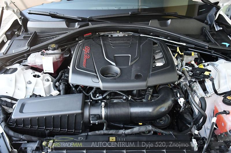 Alfa Romeo Giulia 2.0 TURBO 16V 206kW Q4 VELOCE - fotka 41 z 42