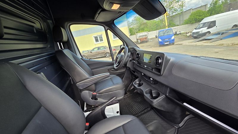 Mercedes-Benz Sprinter (2024) 4x4 V6! 3.0D 2500 Cargo  - fotka 33 z 39