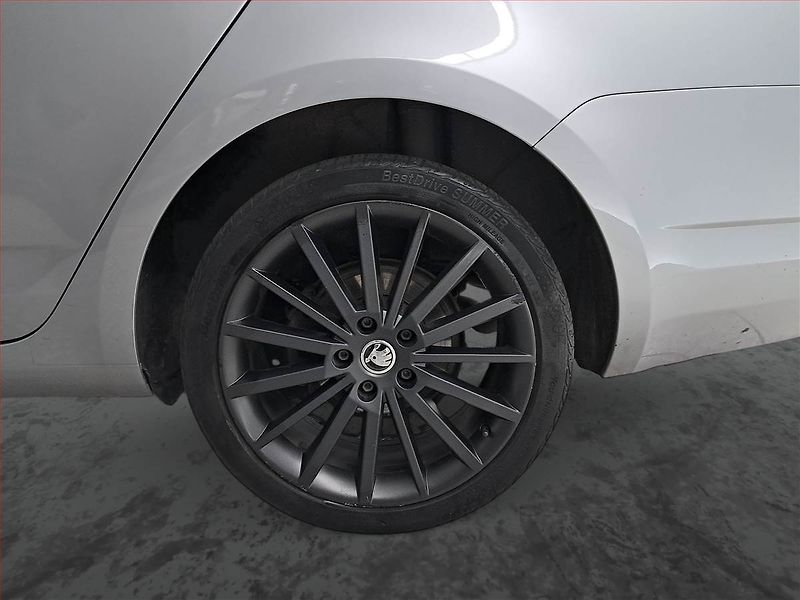 Škoda Octavia (2015) 2.0 TDI, 4X4, Automat, Navi - fotka 15 z 22
