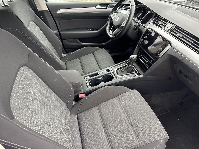 Volkswagen Passat (2022) Variant 2.0 TDI DSG Business - fotka 9 z 33