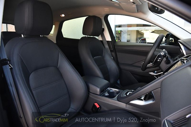 Jaguar E-Pace D165 AWD - fotka 16 z 51