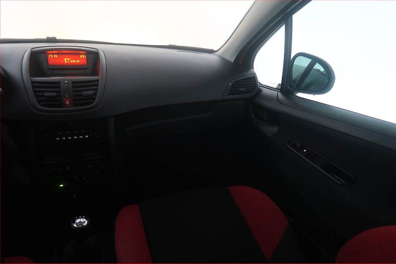 Peugeot 207 (2009) 1.4, nová STK, Klima - fotka 8 z 15