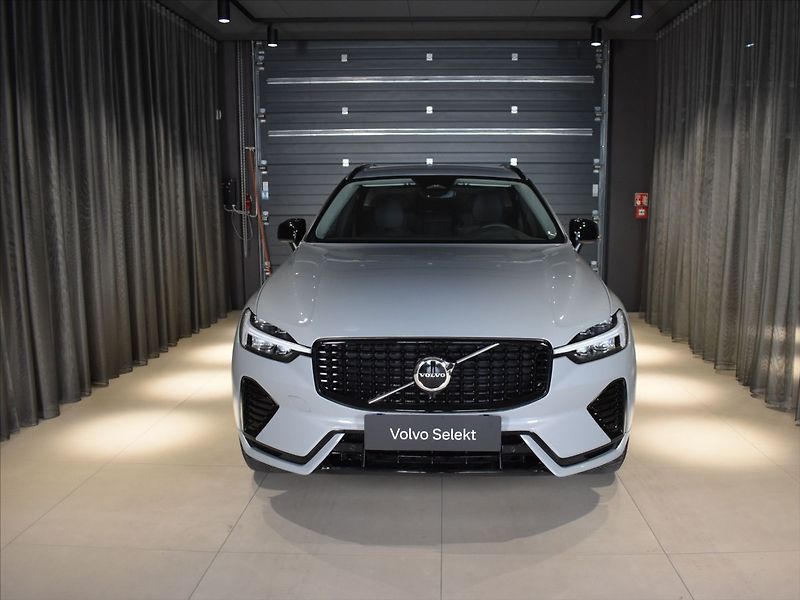 Volvo XC60 2,0 B4 AWD Plus Blis,Bezklíč - fotka 6 z 23