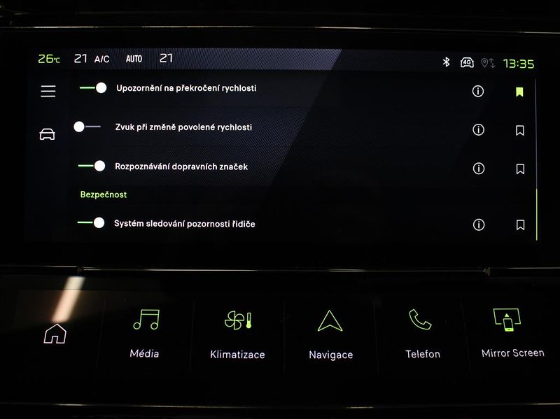 Peugeot 408 1,2 Hybrid 145k. GT-line 32tkm - fotka 15 z 24