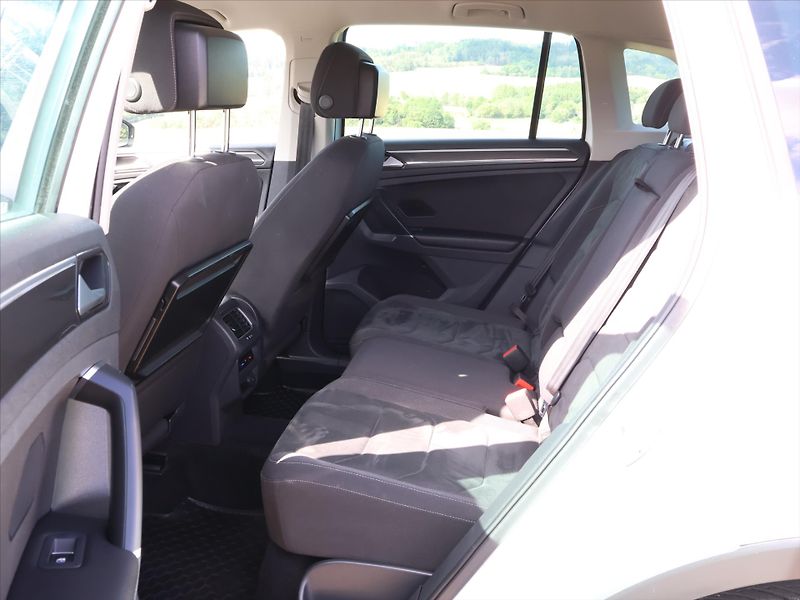 Volkswagen Tiguan 2,0 TDI 110kW DSG 4M Highline - fotka 15 z 37