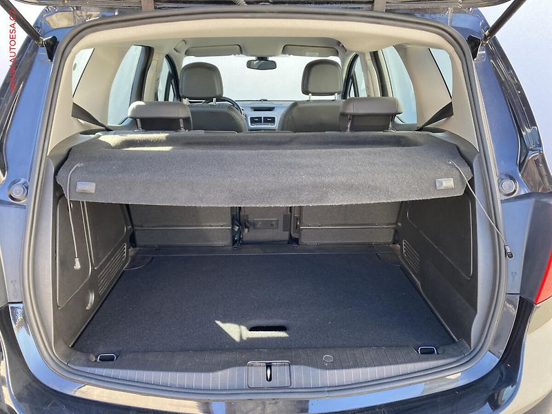 Opel Meriva (2011) 1.4T, Cosmo - fotka 7 z 17