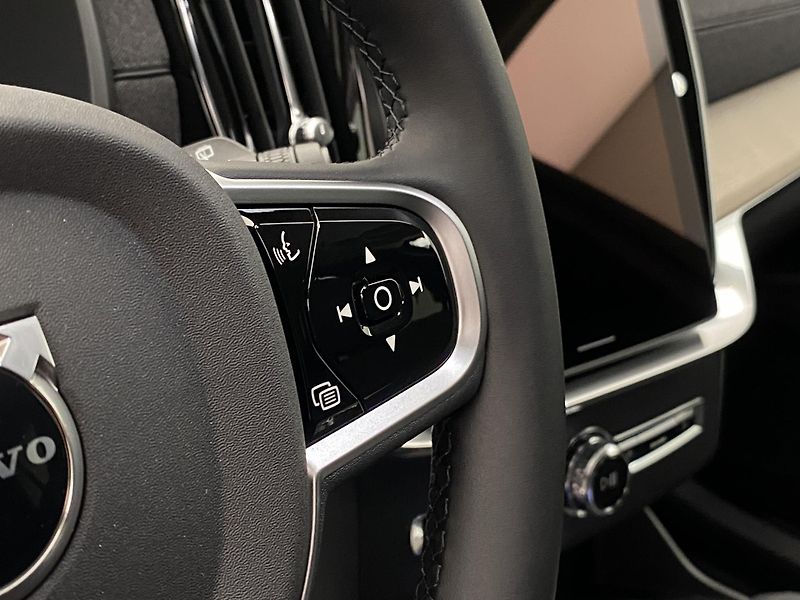 Volvo XC90 (2025) B5 AWD AUT BRIGHT PLUS 7míst - fotka 28 z 76