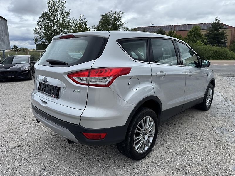 Ford Kuga (2014) 1.6 134 kw, 4x4, Bohatá výbava - fotka 8 z 31