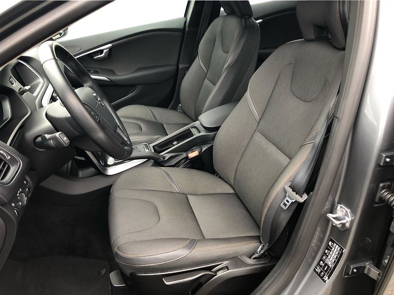 Volvo V40 D3 Cross Country - fotka 11 z 29