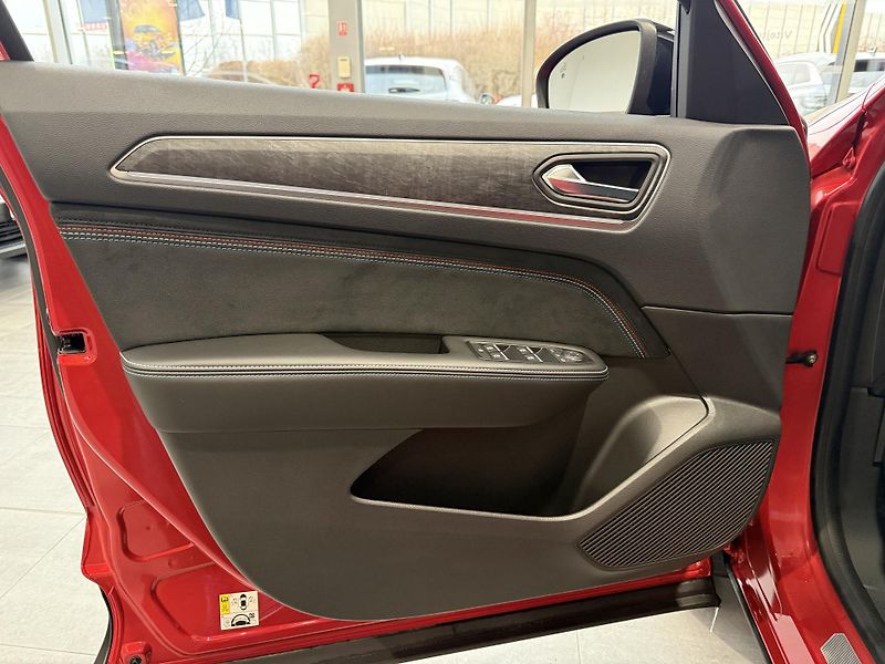 Renault Arkana (2026) esprit Alpine full hybrid E-Te - fotka 8 z 13