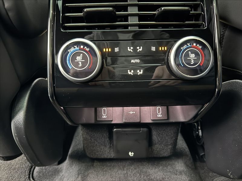 Land Rover Range Rover Sport (2025) 3,0 AUTOBIOGRAPHY P550e - fotka 44 z 48