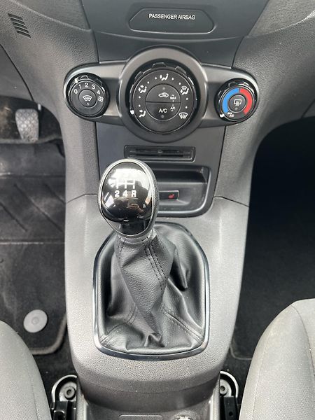 Ford Fiesta 1.25 i ČR - fotka 18 z 31