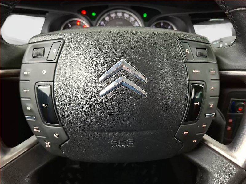 Citroën C5 (2011) 2.0 HDi, po STK, jezdí výborně - fotka 16 z 19