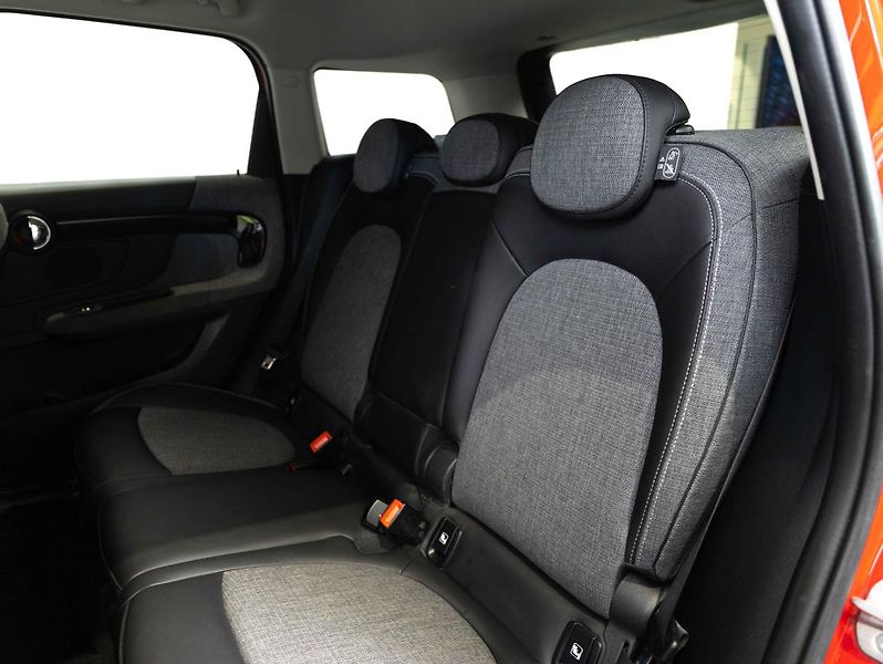 Mini Countryman Cooper D - fotka 22 z 22