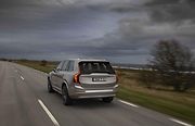 K dispozici je jako mildhybrid B5 a plug-in hybrid T8.
