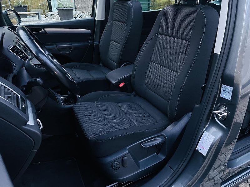 Volkswagen Sharan 2.0TDI MAN 7MÍST TAŽNÉ KAMERA - fotka 29 z 46