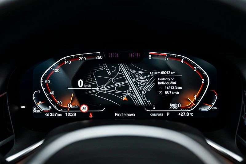 BMW Řada 7 (2019) Ld xDrive - fotka 13 z 30