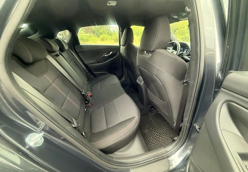 Hyundai i30 1,6 118 kw Fastback Mild Hybri - fotka 15 z 17