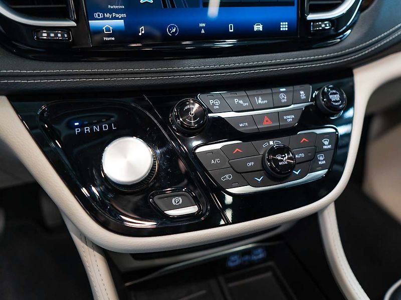 Chrysler Pacifica (2022) 3.6 Limited AWD, 360 Cam, ACC - fotka 29 z 44
