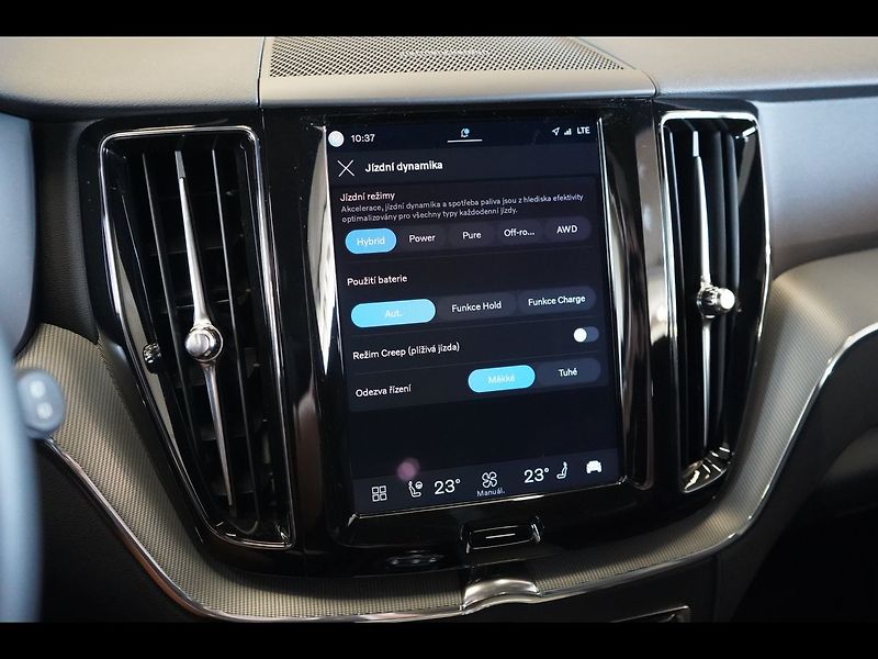 Volvo XC60 T8 PLUS Black Edition, 360°,HK - fotka 31 z 47