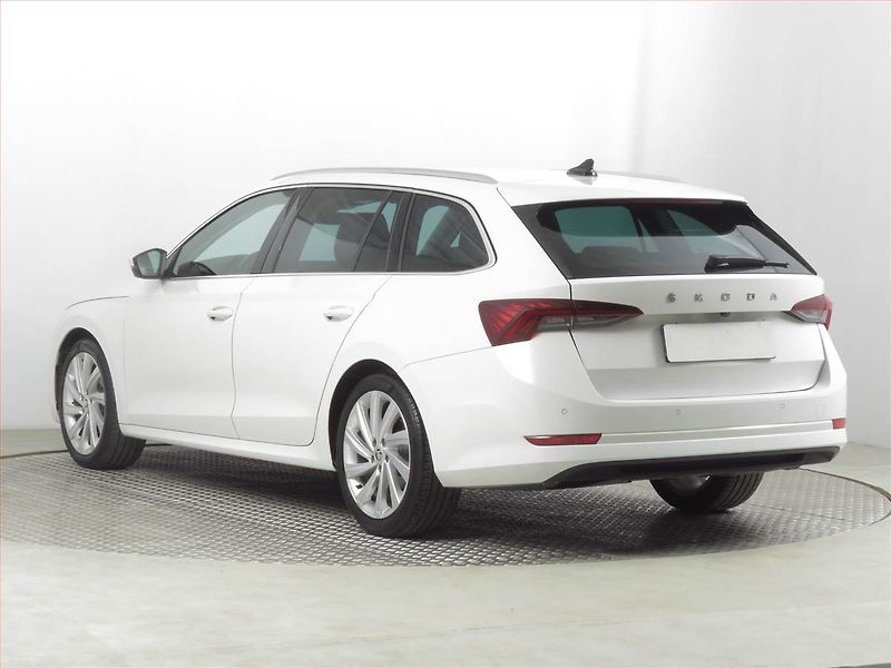 Škoda Octavia (2021) Style 1.0 TSI, Serv.kniha - fotka 4 z 24