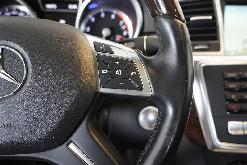 Mercedes-Benz GL (2014) GL500 4,7I V8 4MATIC AUT. - fotka 20 z 33